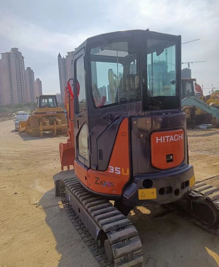 Hitachi ZX35-5A - Мини багер: снимка 4 Hitachi ZX35-5A - Мини багер: снимка 4