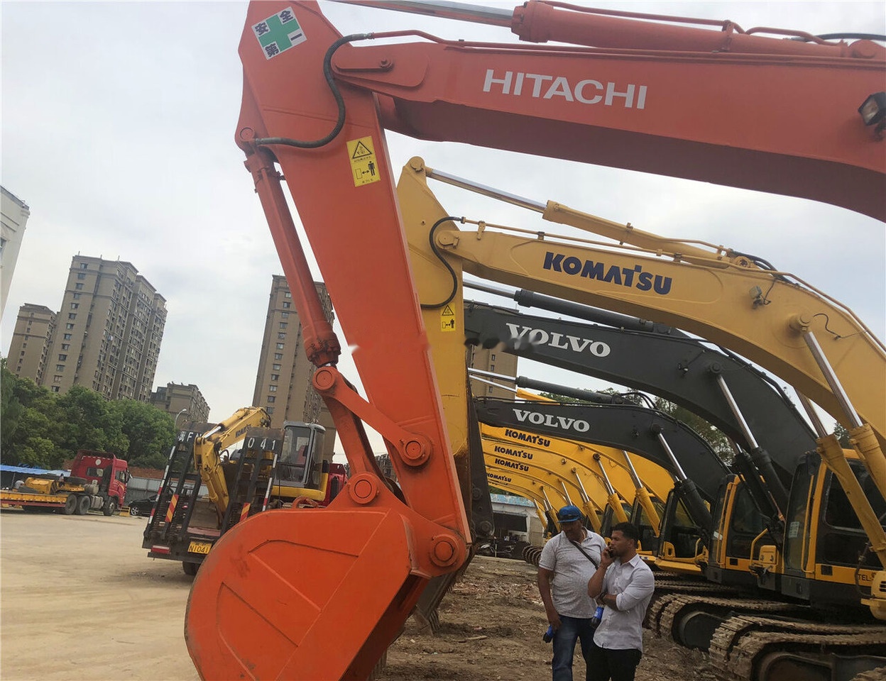 Hitachi ZX360 - Верижен багер: снимка 3 Hitachi ZX360 - Верижен багер: снимка 3