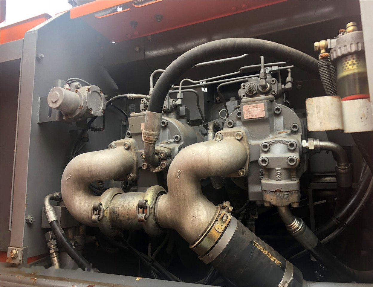 Hitachi ZX360 - Верижен багер: снимка 2 Hitachi ZX360 - Верижен багер: снимка 2