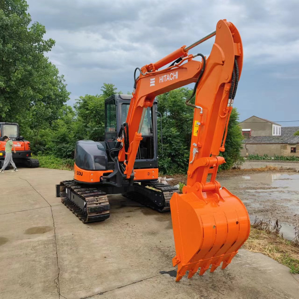 Hitachi ZX50 - Мини багер: снимка 1 Hitachi ZX50 - Мини багер: снимка 1