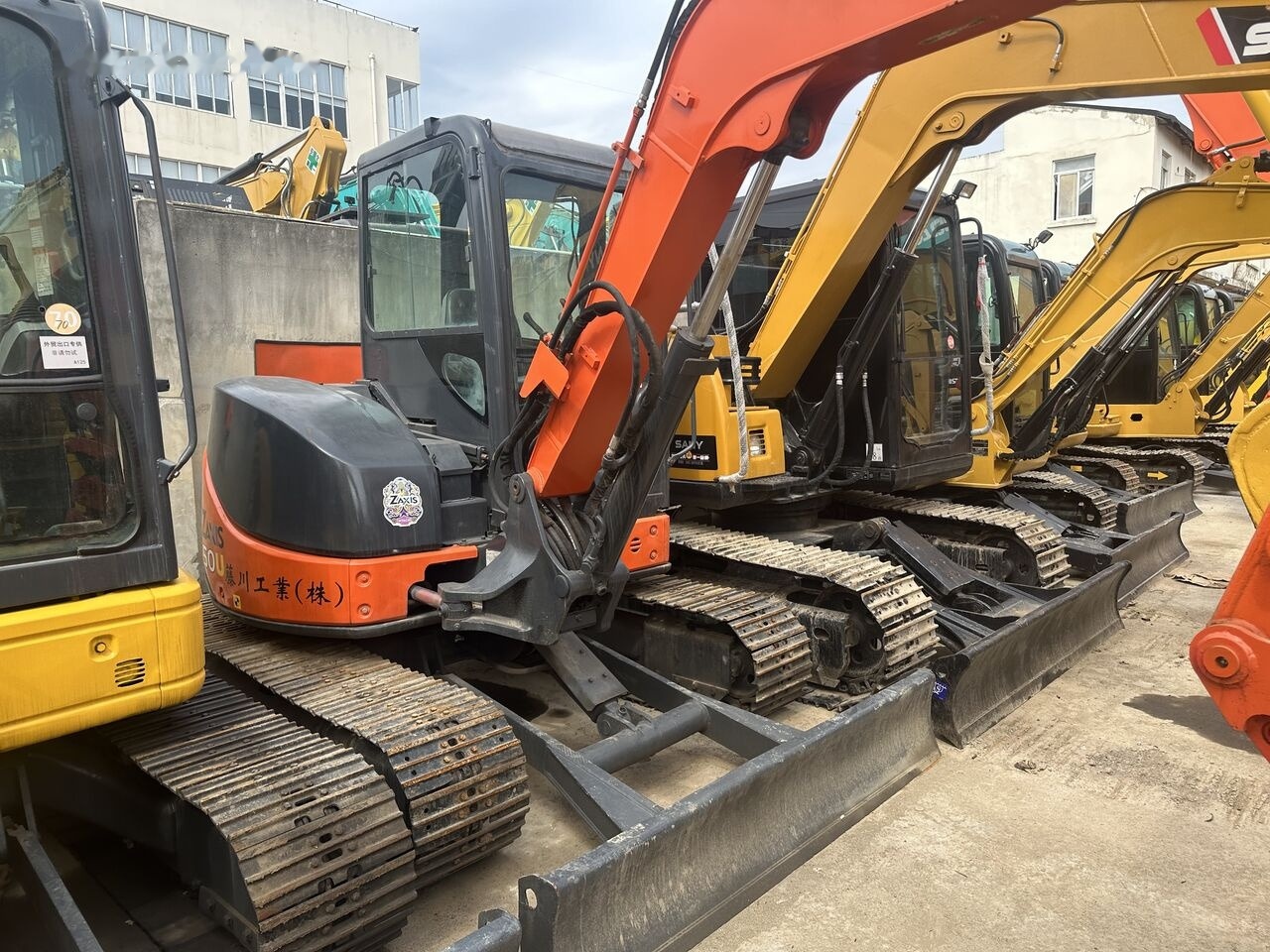 Hitachi ZX50U-2 - Мини багер: снимка 3 Hitachi ZX50U-2 - Мини багер: снимка 3
