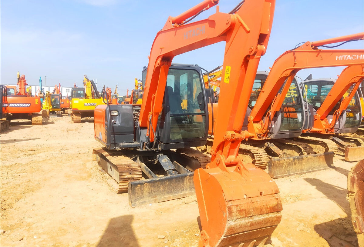 Hitachi ZX60 - Мини багер: снимка 4 Hitachi ZX60 - Мини багер: снимка 4