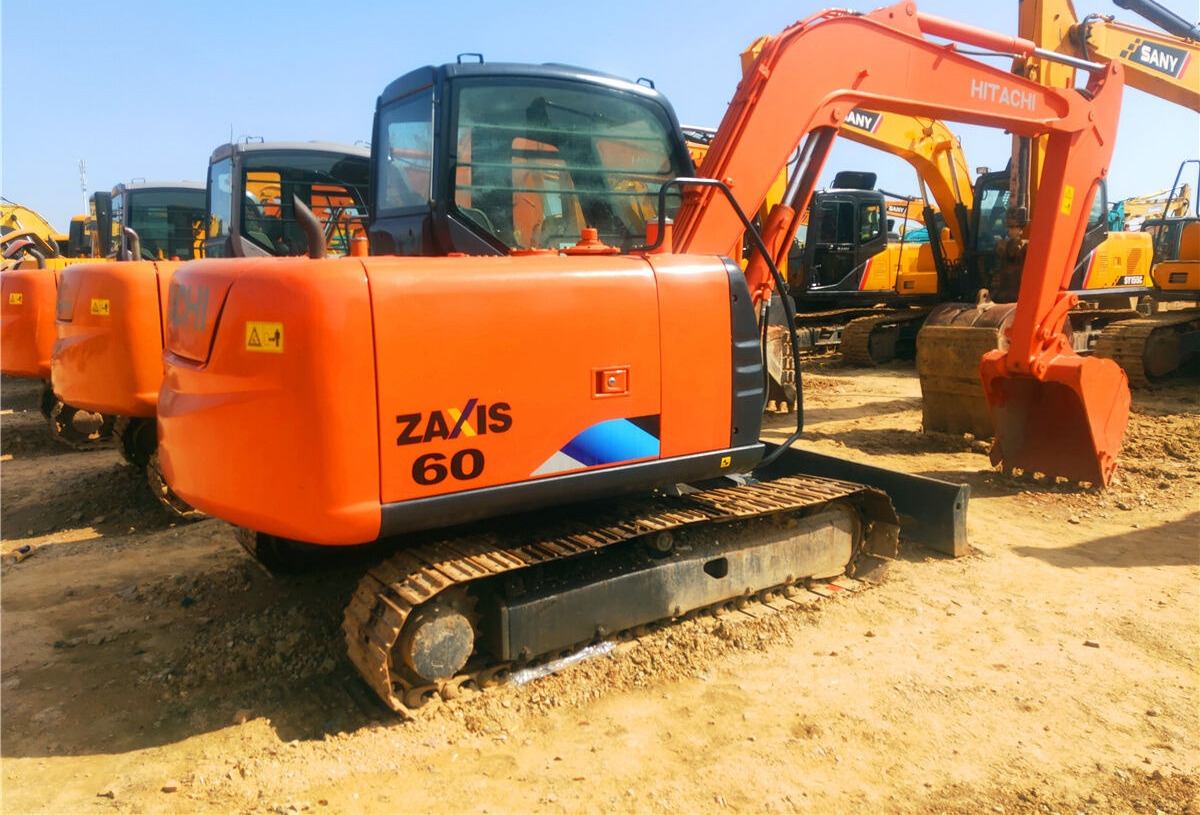 Hitachi ZX60 - Мини багер: снимка 5 Hitachi ZX60 - Мини багер: снимка 5