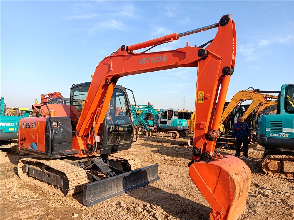 Hitachi ZX60 - Мини багер: снимка 4 Hitachi ZX60 - Мини багер: снимка 4