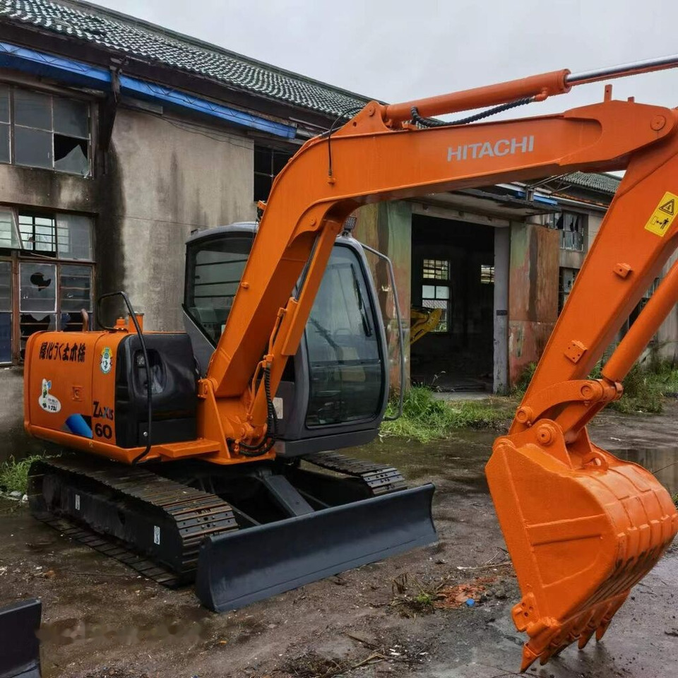 Hitachi ZX60 - Верижен багер: снимка 3 Hitachi ZX60 - Верижен багер: снимка 3