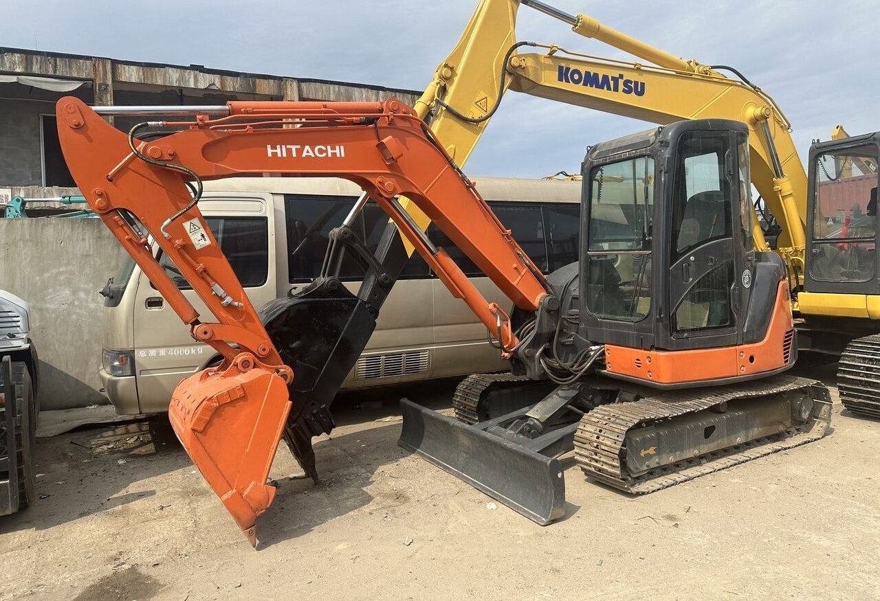 Hitachi ZX65 - Мини багер: снимка 3 Hitachi ZX65 - Мини багер: снимка 3