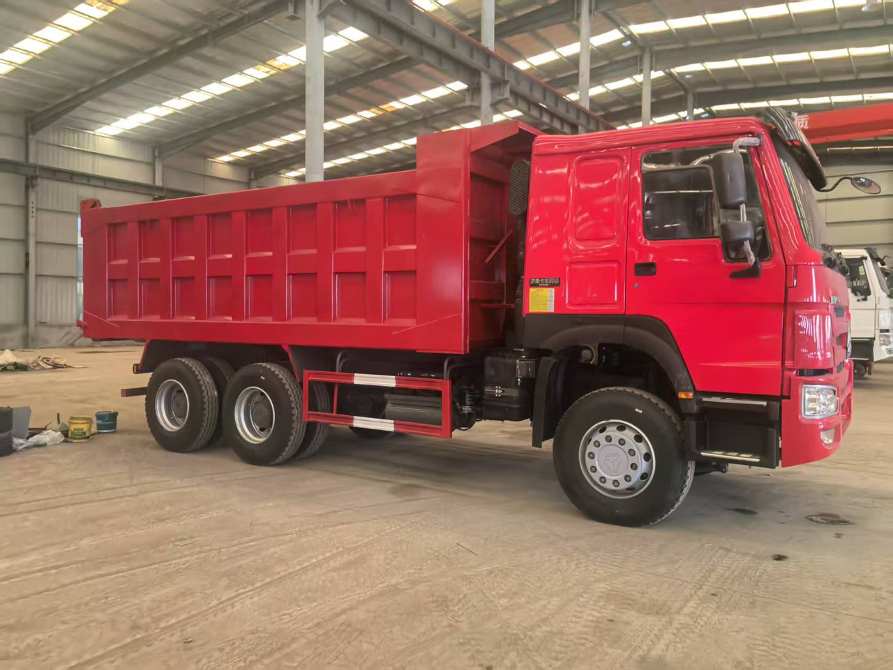Howo 371 6X4 NEW - Самосвал камион: снимка 2 Howo 371 6X4 NEW - Самосвал камион: снимка 2