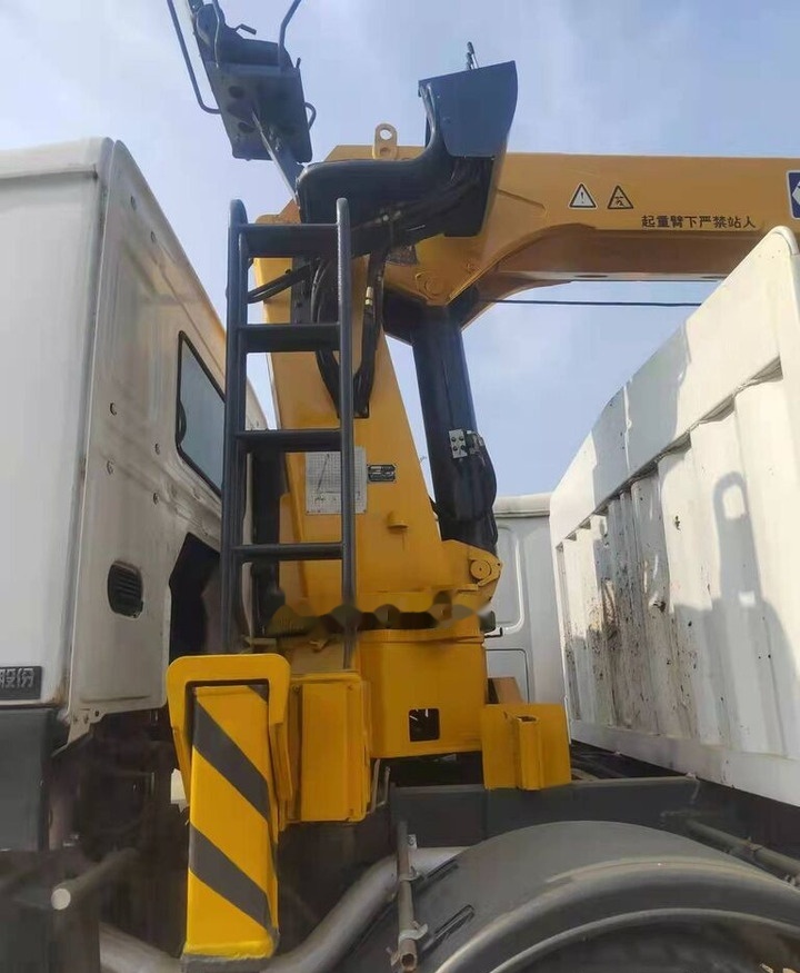 Howo 371 - Самосвал камион, Камион с кран: снимка 2 Howo 371 - Самосвал камион, Камион с кран: снимка 2