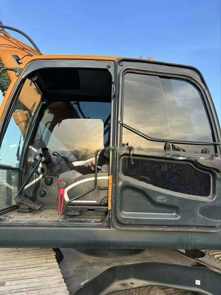 Hyundai 220LC-9 - Верижен багер: снимка 3 Hyundai 220LC-9 - Верижен багер: снимка 3