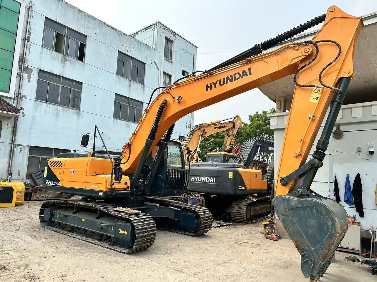 Hyundai 220LC-9S - Верижен багер: снимка 4 Hyundai 220LC-9S - Верижен багер: снимка 4