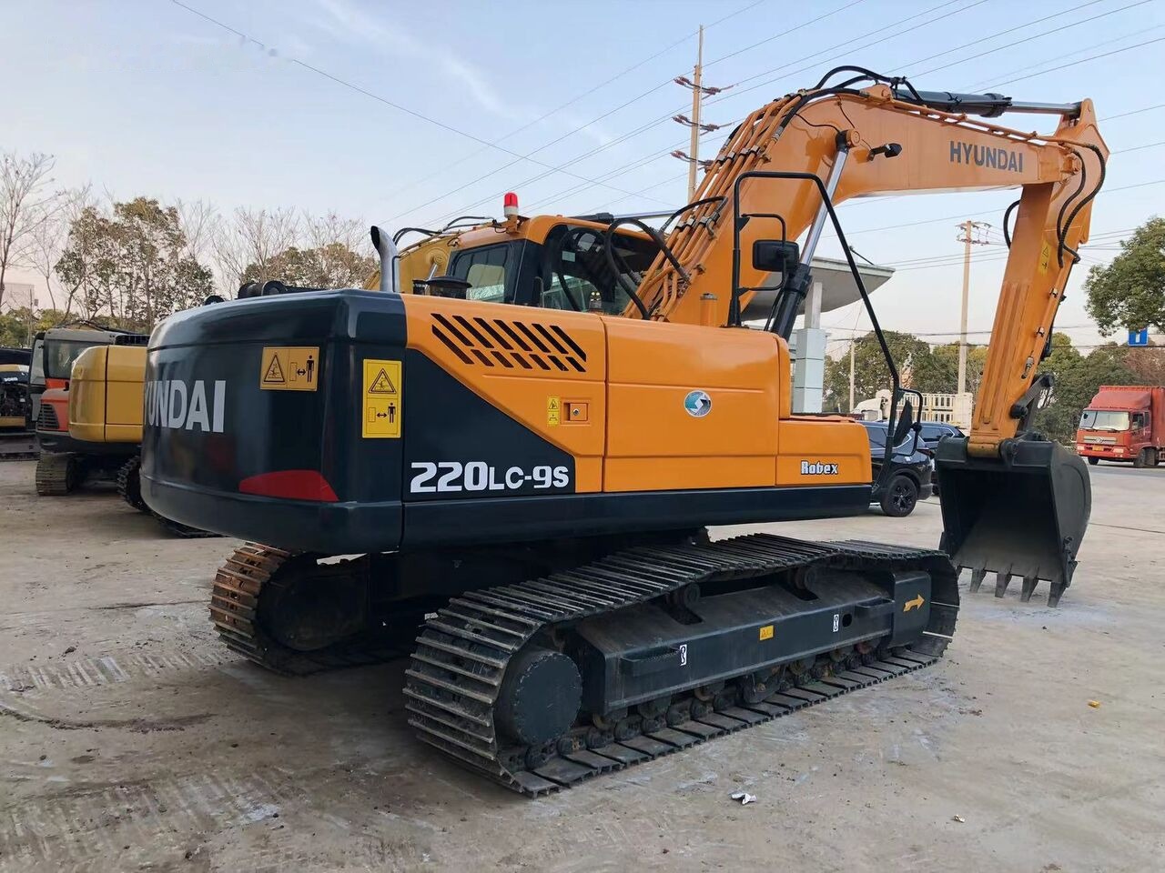 Hyundai 220LC-9S - Верижен багер: снимка 5 Hyundai 220LC-9S - Верижен багер: снимка 5