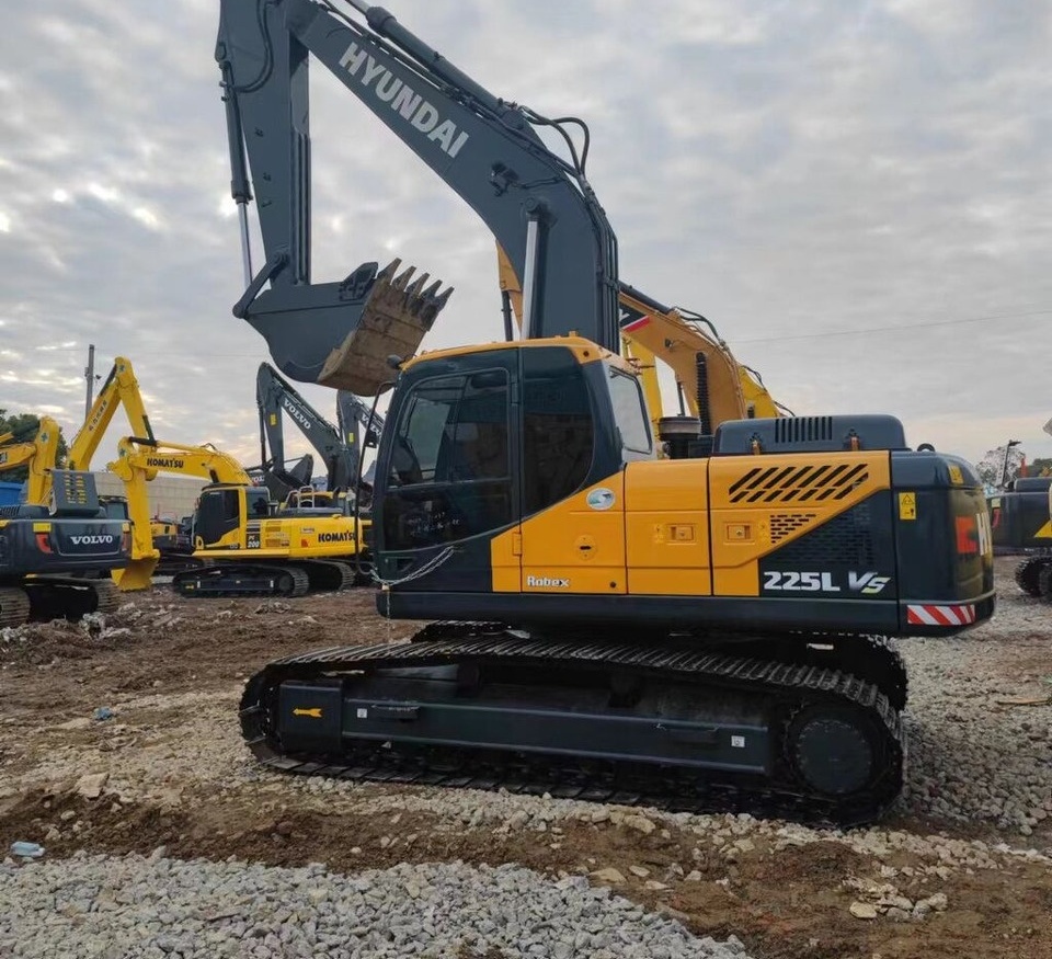Hyundai R225VS - Верижен багер: снимка 5 Hyundai R225VS - Верижен багер: снимка 5