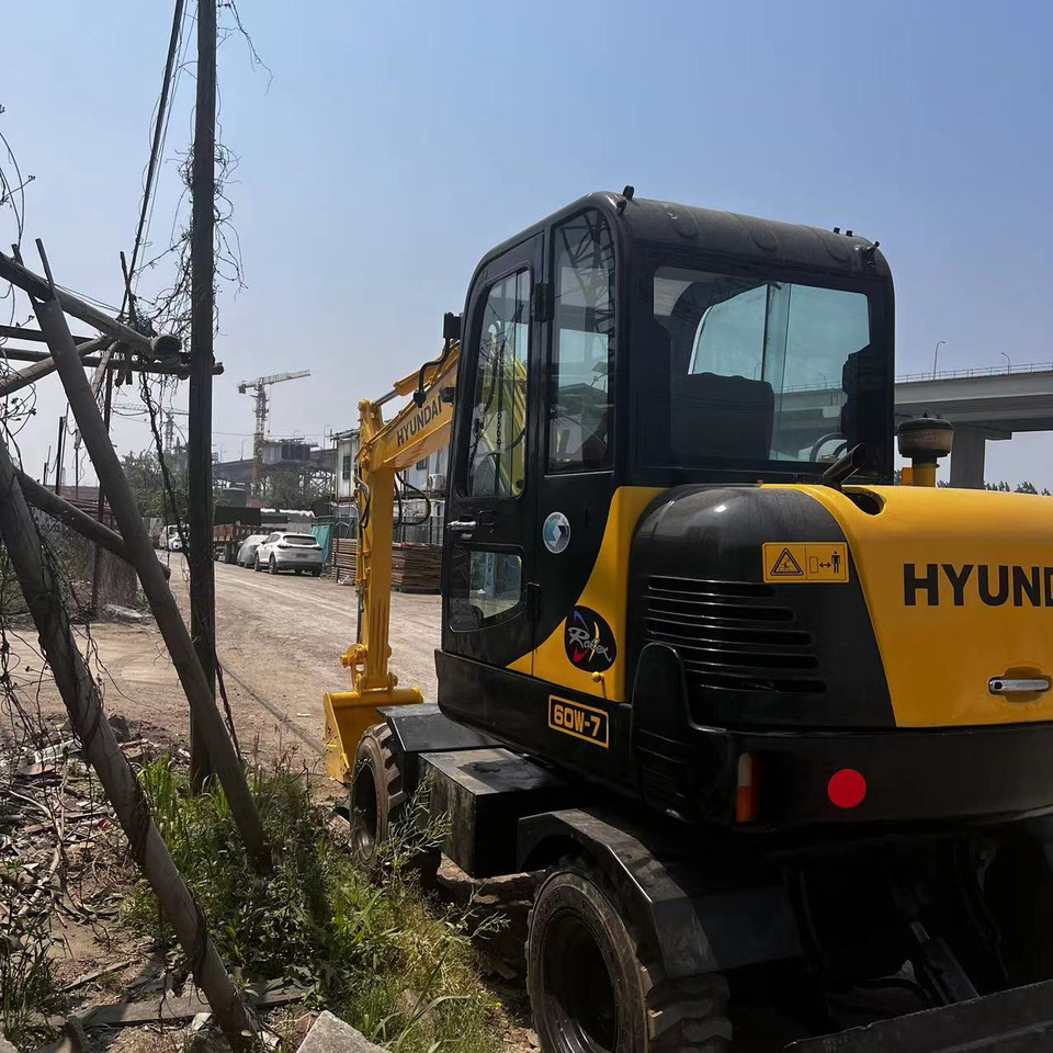 Hyundai R60W-7 - Колесен багер: снимка 1 Hyundai R60W-7 - Колесен багер: снимка 1