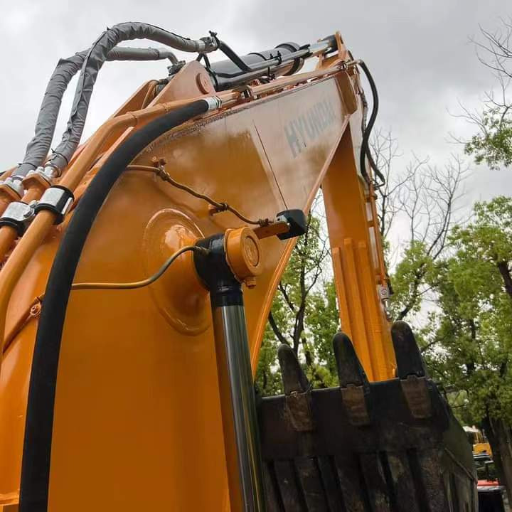 Hyundai Robex 220 LC-9S - Верижен багер: снимка 2 Hyundai Robex 220 LC-9S - Верижен багер: снимка 2