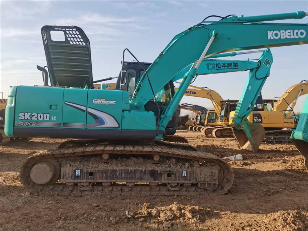Kobelco SK200LC - Верижен багер: снимка 4 Kobelco SK200LC - Верижен багер: снимка 4