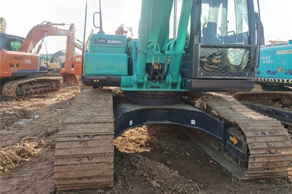 Kobelco SK200LC - Верижен багер: снимка 5 Kobelco SK200LC - Верижен багер: снимка 5