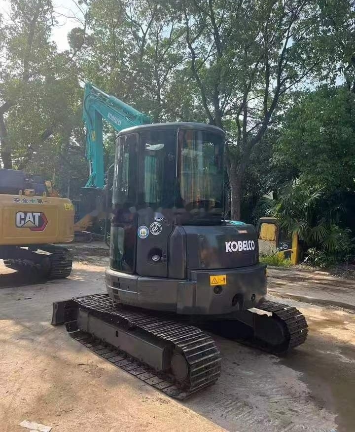Kobelco SK55 - Мини багер: снимка 1 Kobelco SK55 - Мини багер: снимка 1
