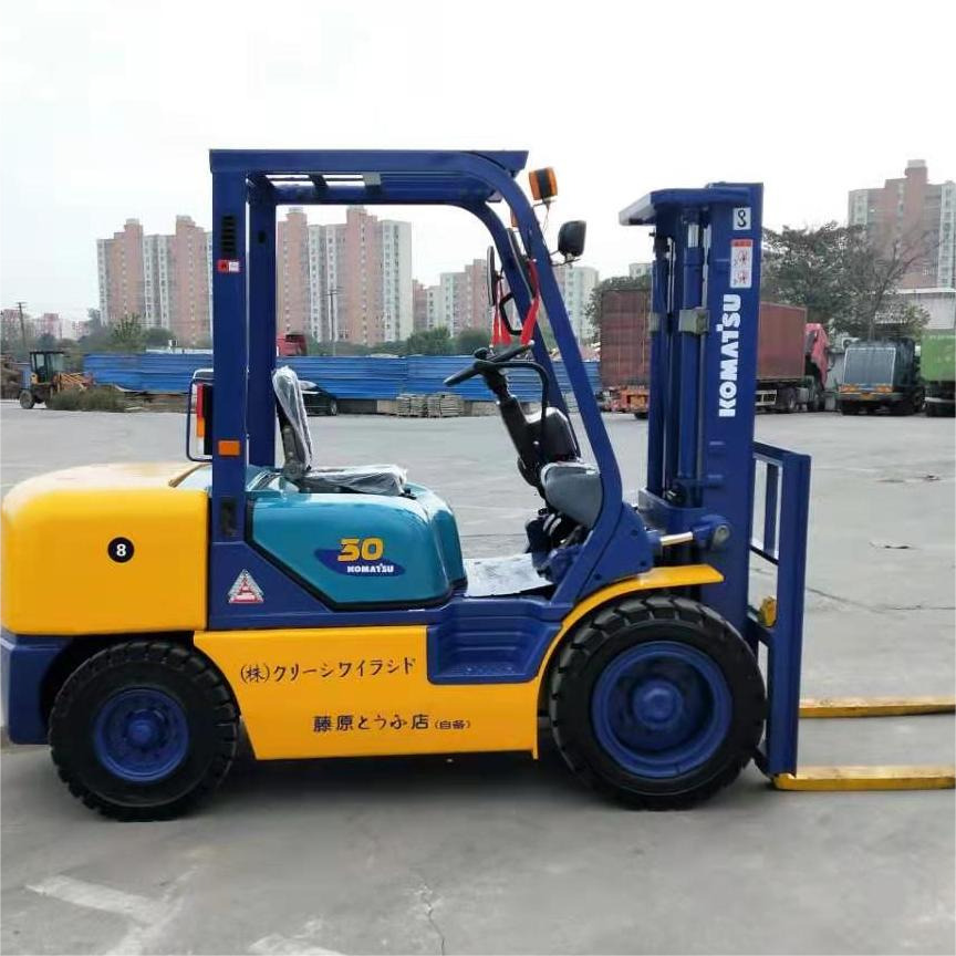 Komatsu FD30T - Дизелов мотокар: снимка 4 Komatsu FD30T - Дизелов мотокар: снимка 4