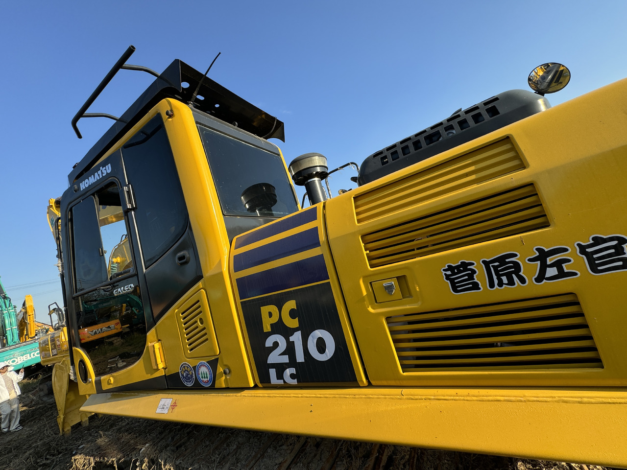 Komatsu PC210-8 - Верижен багер: снимка 3 Komatsu PC210-8 - Верижен багер: снимка 3
