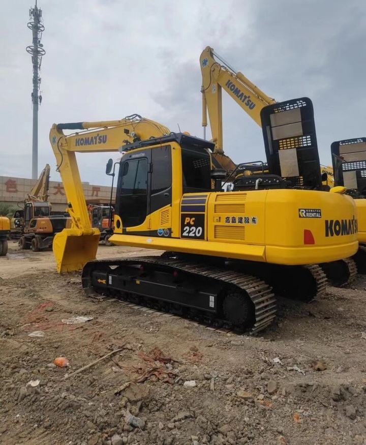 Komatsu PC220-8 - Верижен багер: снимка 2 Komatsu PC220-8 - Верижен багер: снимка 2