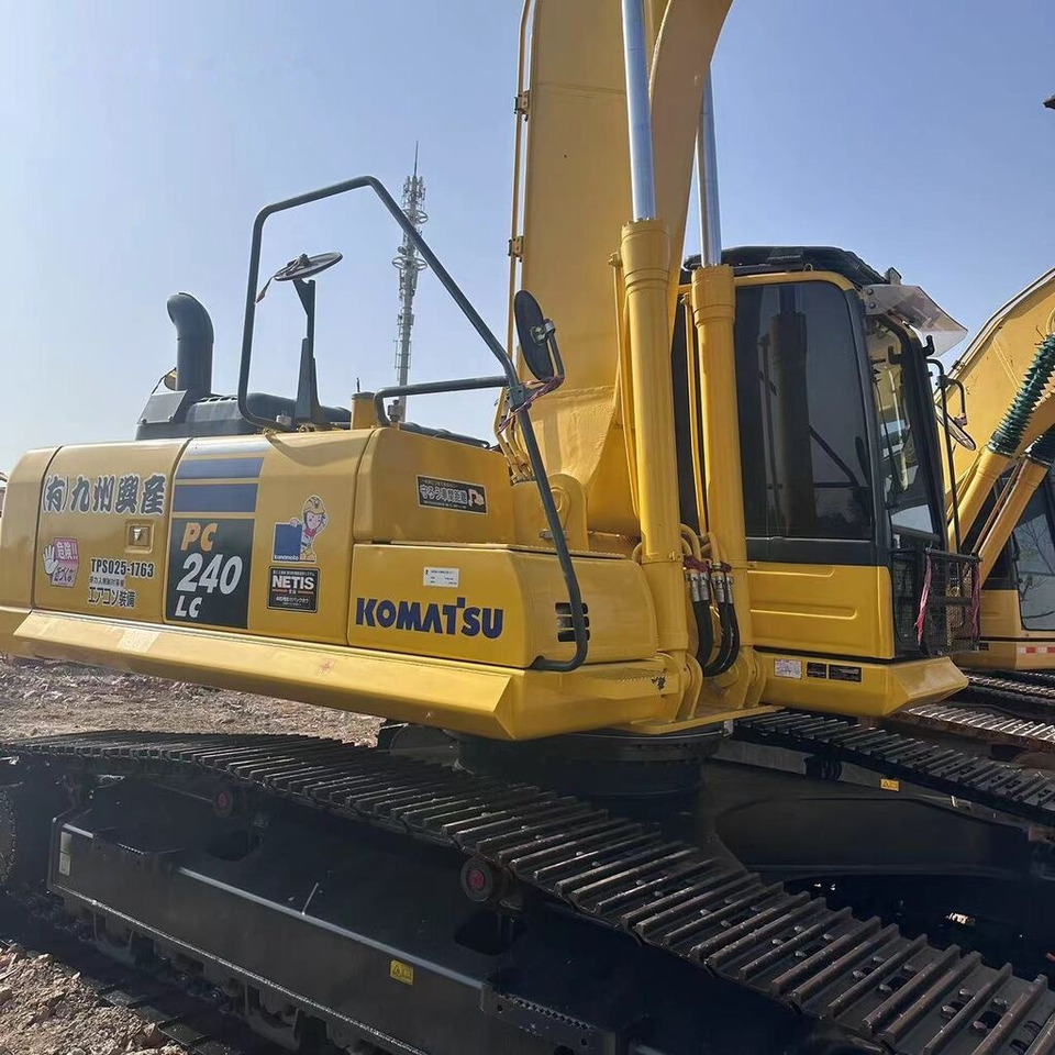 Komatsu PC240-8 - Верижен багер: снимка 1 Komatsu PC240-8 - Верижен багер: снимка 1