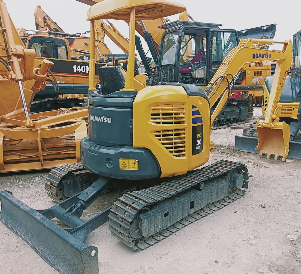 Komatsu PC30MR - Мини багер: снимка 3 Komatsu PC30MR - Мини багер: снимка 3