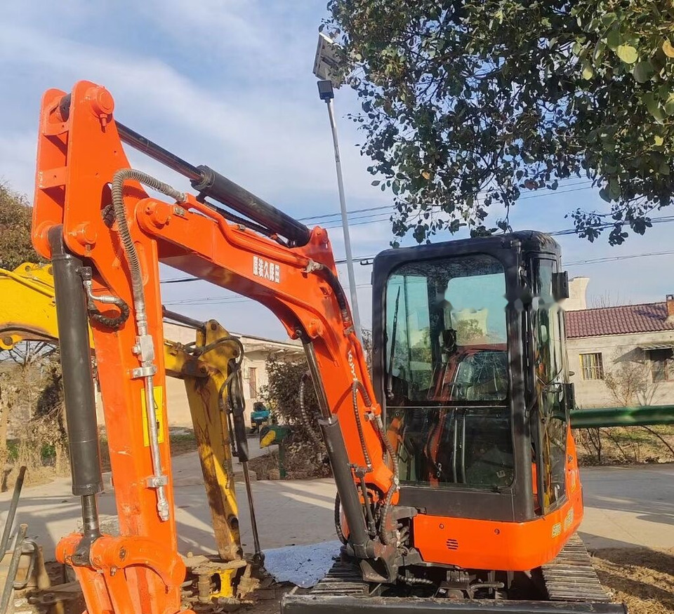 Kubota U30 - Мини багер: снимка 3 Kubota U30 - Мини багер: снимка 3