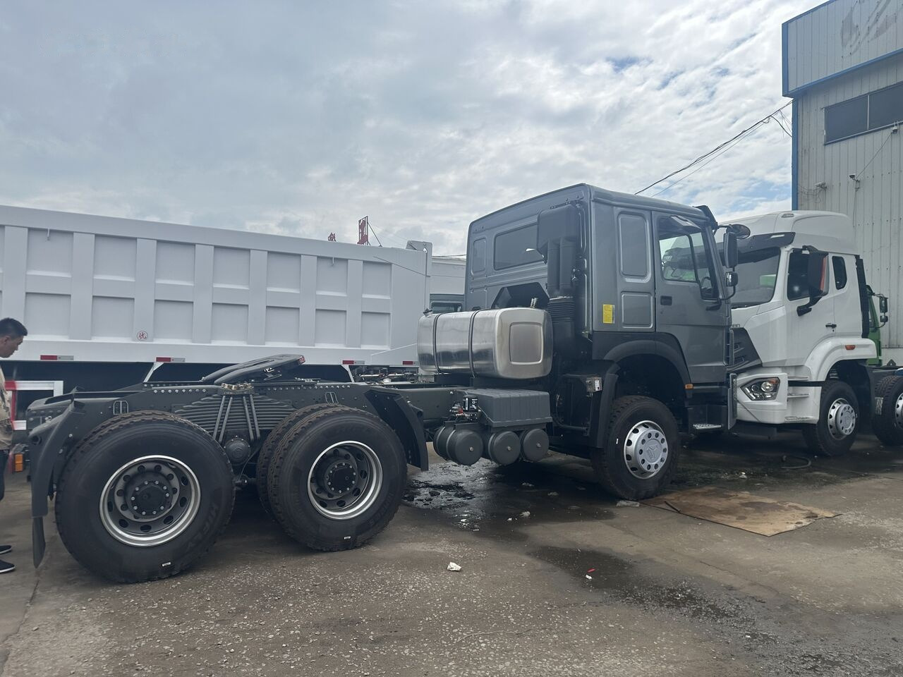 Howo - Влекач: снимка 1 Howo - Влекач: снимка 1