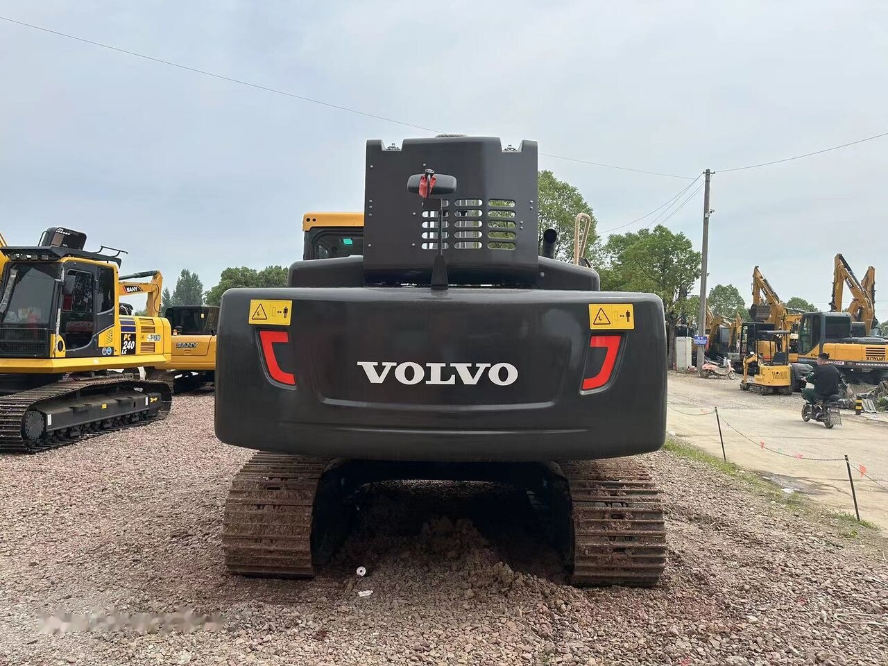 Volvo EC240 - Верижен багер: снимка 4 Volvo EC240 - Верижен багер: снимка 4
