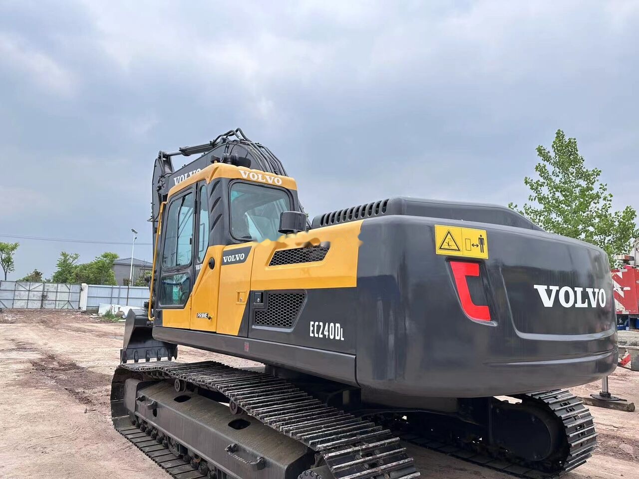 Volvo EC240 - Верижен багер: снимка 2 Volvo EC240 - Верижен багер: снимка 2