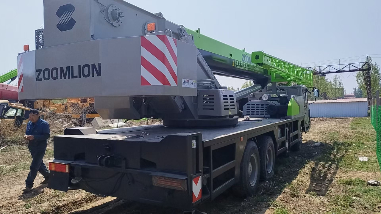 ZOOMLION ZTC300V - Автокран: снимка 3 ZOOMLION ZTC300V - Автокран: снимка 3
