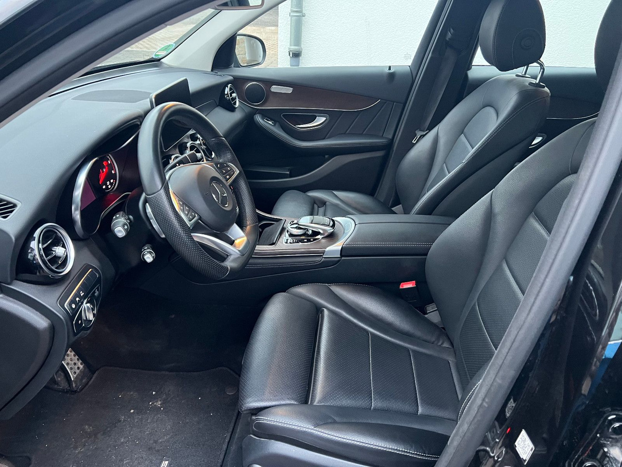 Mercedes-Benz GLC 250 GLC GLC 250 d 4Matic - Джип: снимка 3 Mercedes-Benz GLC 250 GLC GLC 250 d 4Matic - Джип: снимка 3