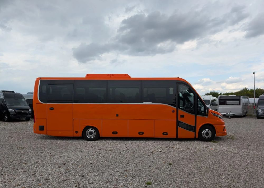 Iveco Daily - Туристически автобус: снимка 4 Iveco Daily - Туристически автобус: снимка 4