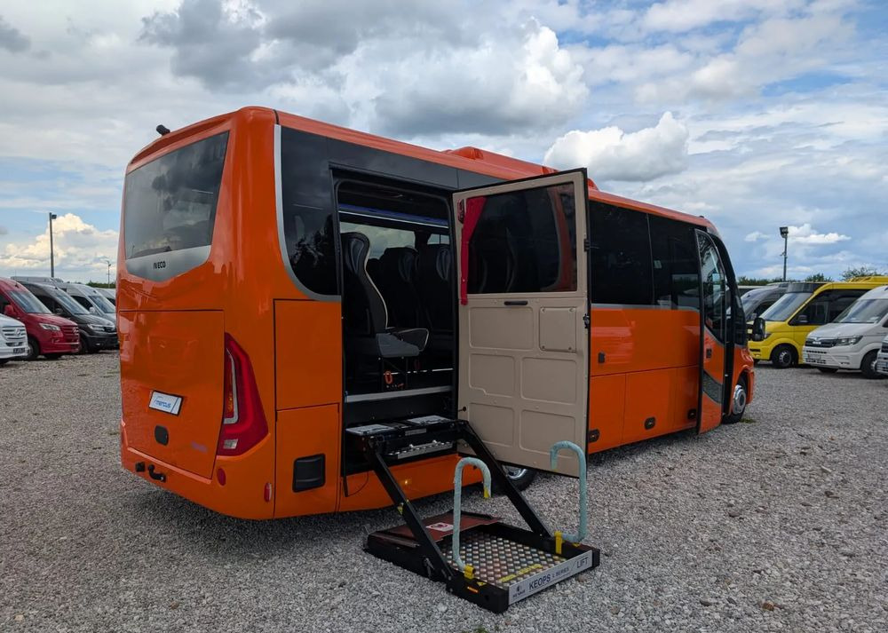 Iveco Daily - Туристически автобус: снимка 1 Iveco Daily - Туристически автобус: снимка 1
