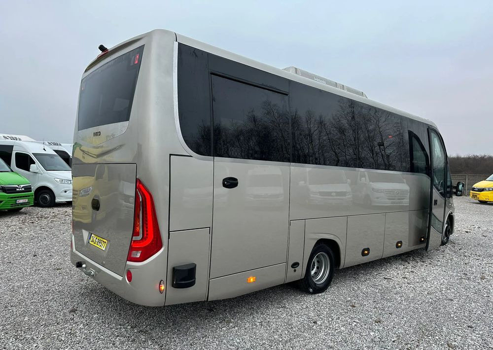 Iveco Daily - Микробус, Пътнически бус: снимка 3 Iveco Daily - Микробус, Пътнически бус: снимка 3
