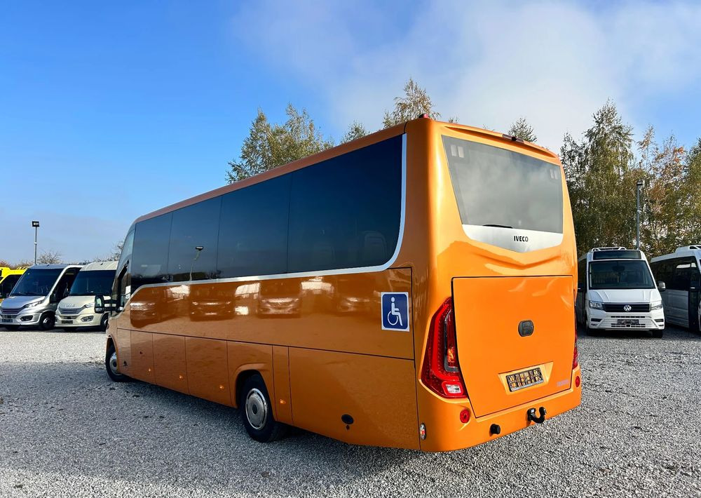 Iveco Daily - Микробус, Пътнически бус: снимка 4 Iveco Daily - Микробус, Пътнически бус: снимка 4