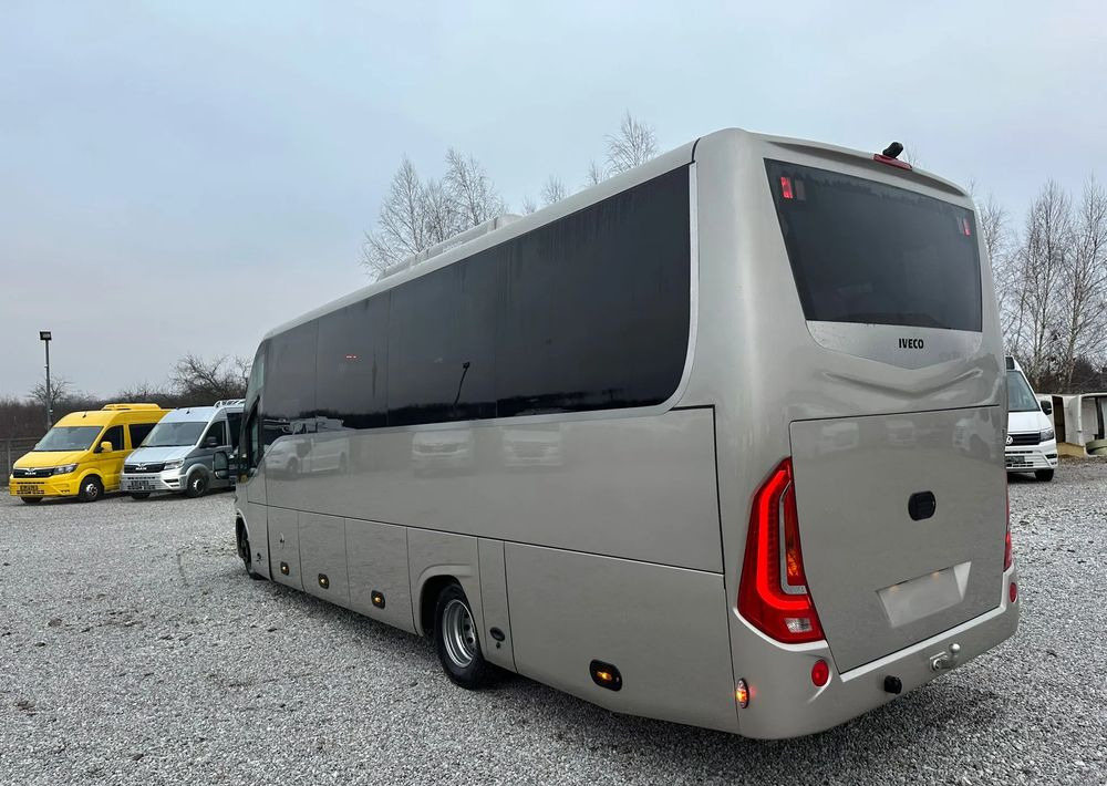 Iveco Daily - Микробус, Пътнически бус: снимка 5 Iveco Daily - Микробус, Пътнически бус: снимка 5