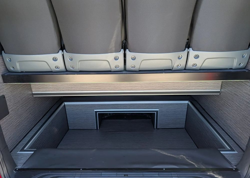 Нови Микробус, Пътнически бус Mercedes-Benz Sprinter 517: снимка 6