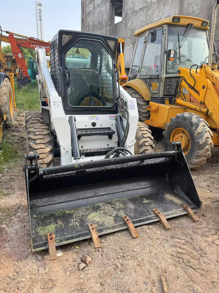 BOBCAT S300 - Багер-товарач: снимка 3 BOBCAT S300 - Багер-товарач: снимка 3