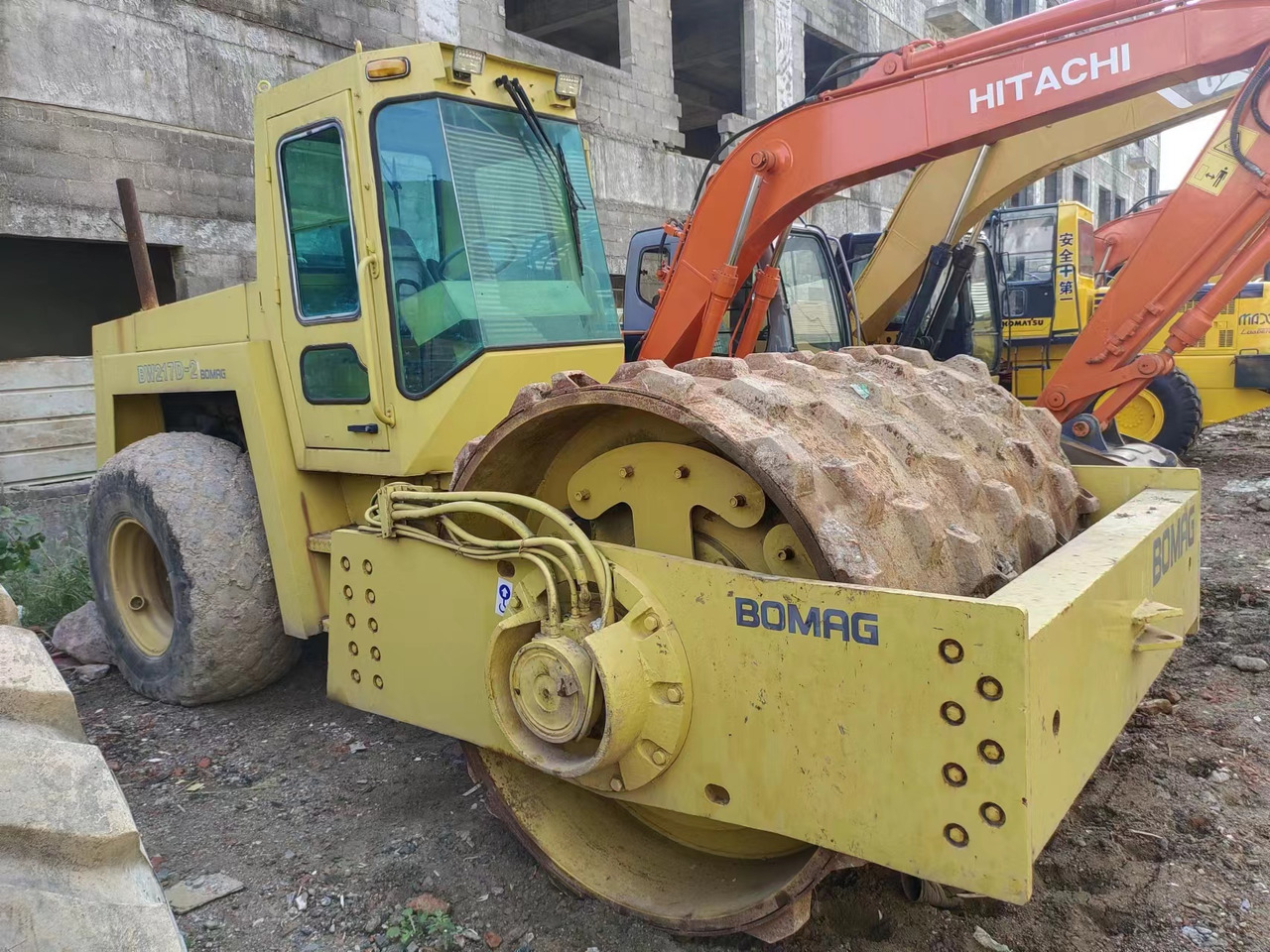 BOMAG BW 217D-2 - Компактор: снимка 3 BOMAG BW 217D-2 - Компактор: снимка 3