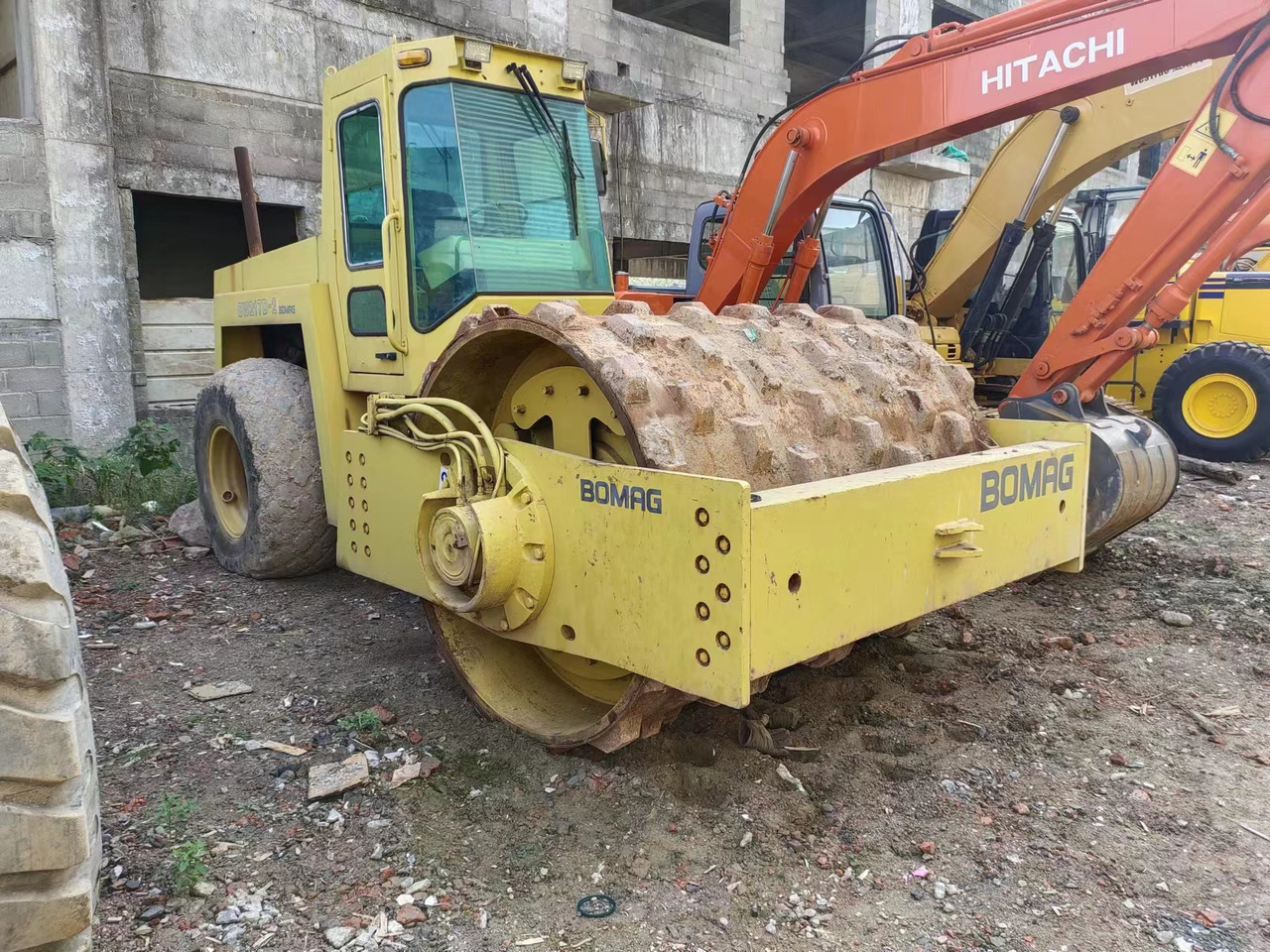 BOMAG BW 217D-2 - Компактор: снимка 1 BOMAG BW 217D-2 - Компактор: снимка 1