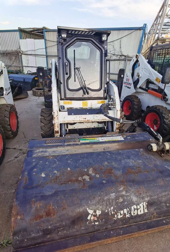 Bobcat S16 - Мини челен товарач: снимка 4 Bobcat S16 - Мини челен товарач: снимка 4