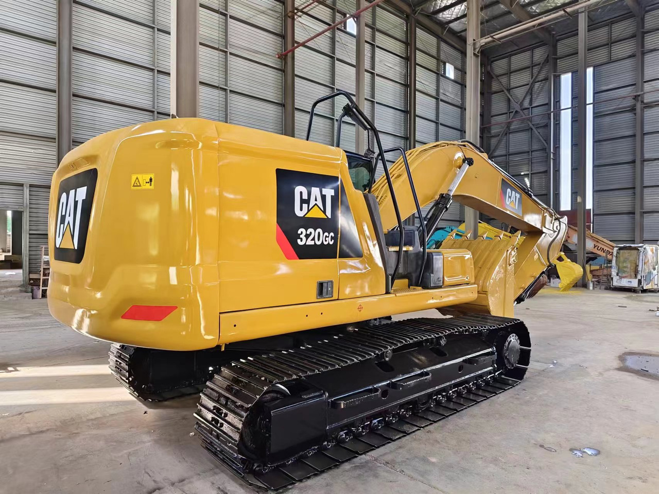 CAT 320GC - Верижен багер: снимка 2 CAT 320GC - Верижен багер: снимка 2