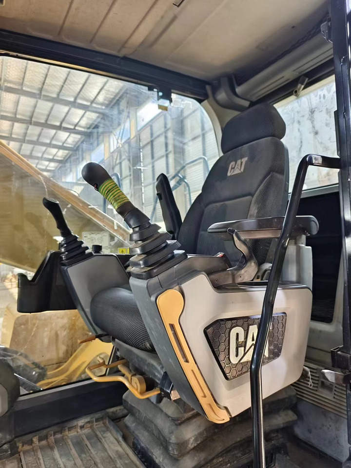 CAT 320GC - Верижен багер: снимка 4 CAT 320GC - Верижен багер: снимка 4