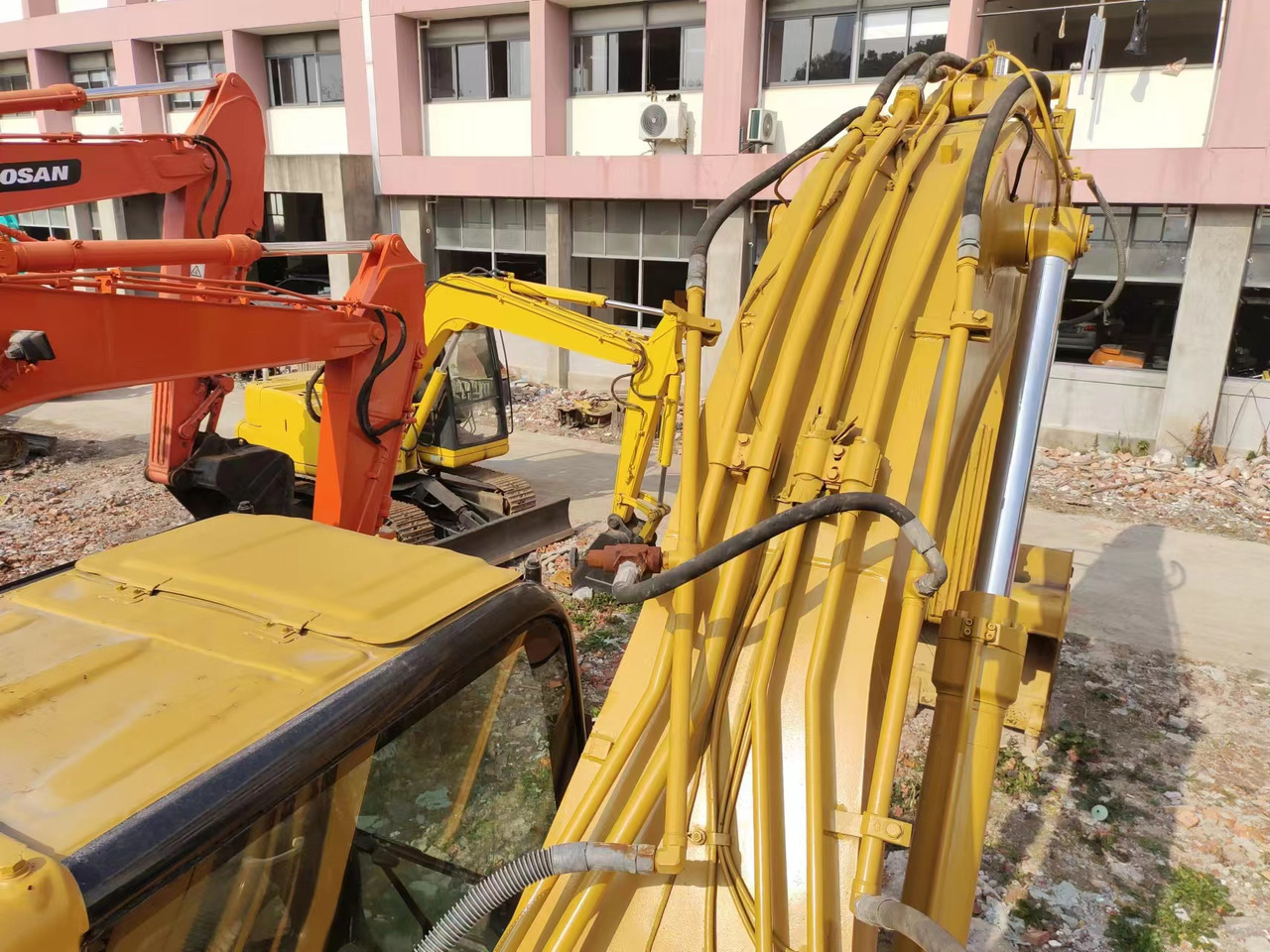CAT 325CL - Верижен багер: снимка 3 CAT 325CL - Верижен багер: снимка 3