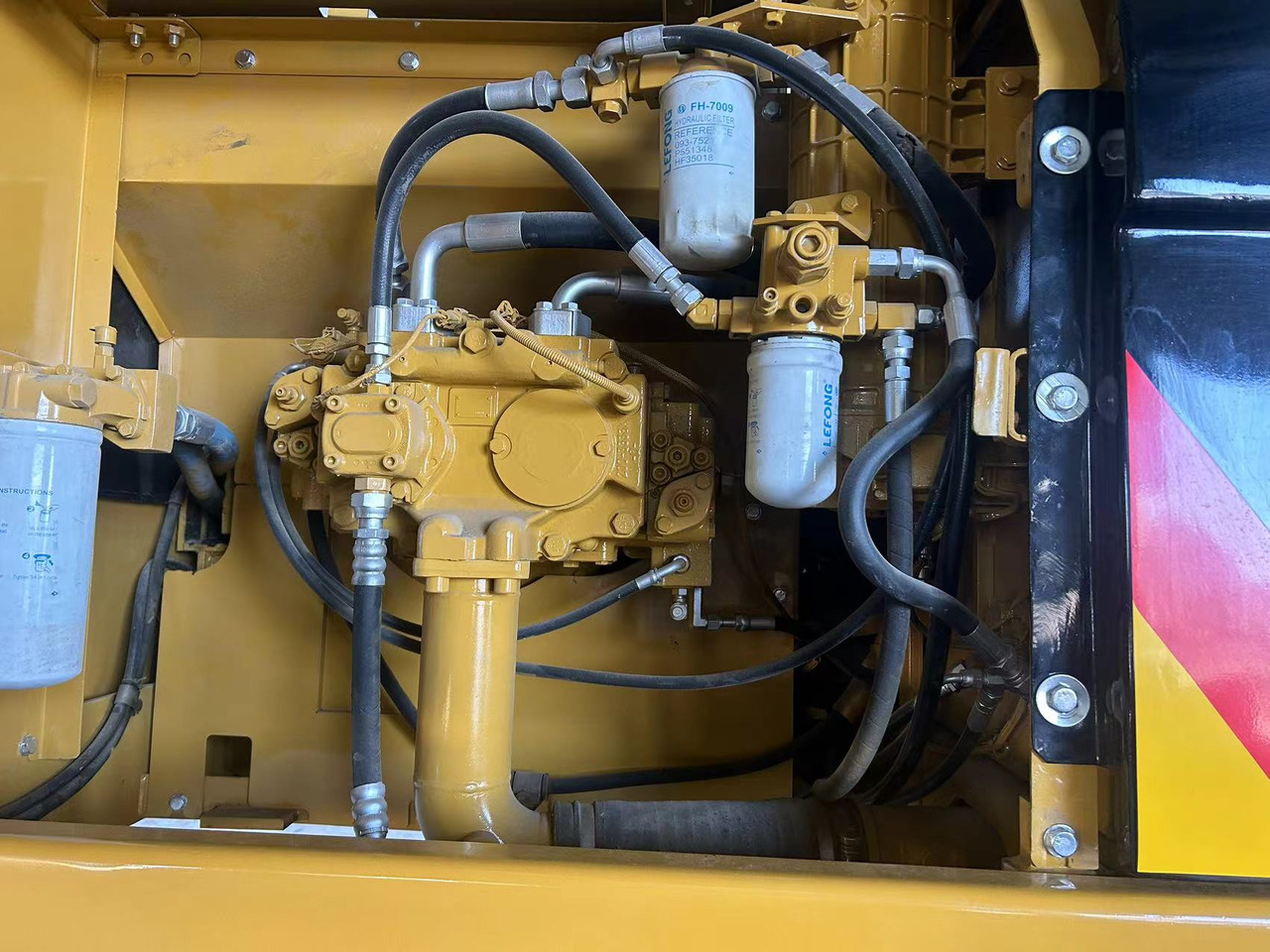 CAT 329D - Верижен багер: снимка 5 CAT 329D - Верижен багер: снимка 5