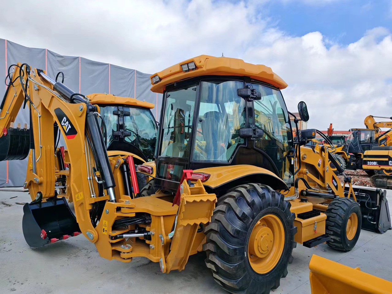 CAT 420F - Багер-товарач: снимка 5 CAT 420F - Багер-товарач: снимка 5