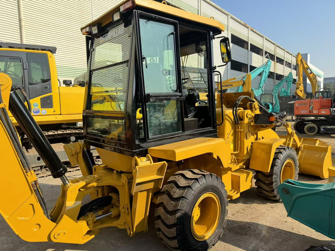 CAT 420F - Багер-товарач: снимка 4 CAT 420F - Багер-товарач: снимка 4