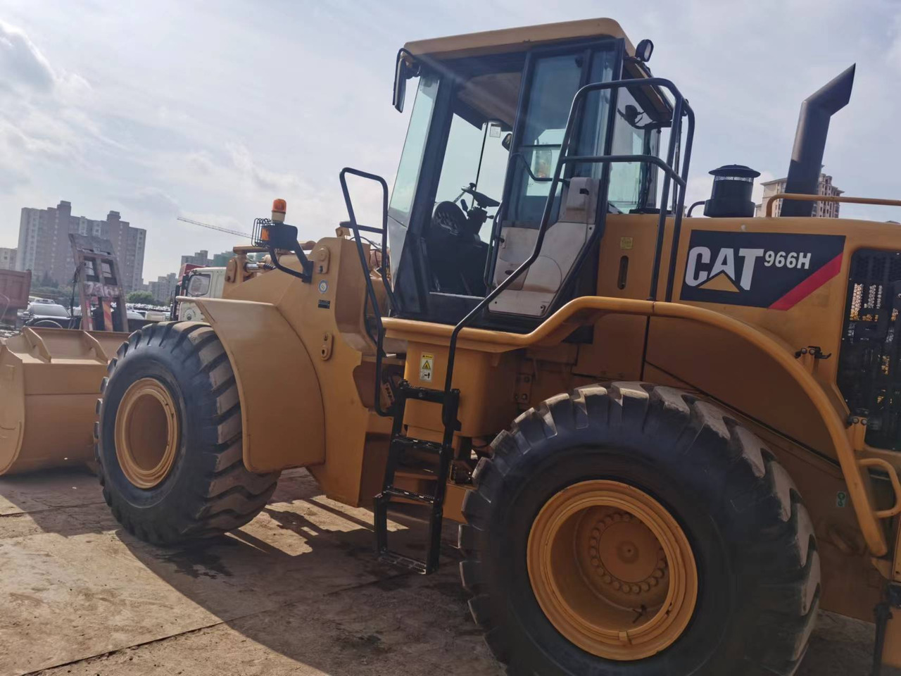 CAT 966H - Колесен товарач: снимка 3 CAT 966H - Колесен товарач: снимка 3
