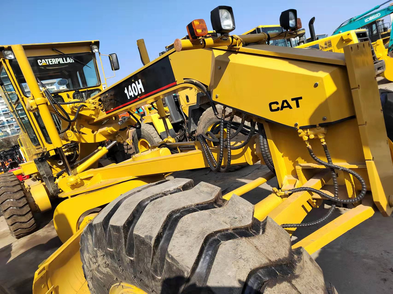CATERPILLAR 140H - Грейдер: снимка 4 CATERPILLAR 140H - Грейдер: снимка 4